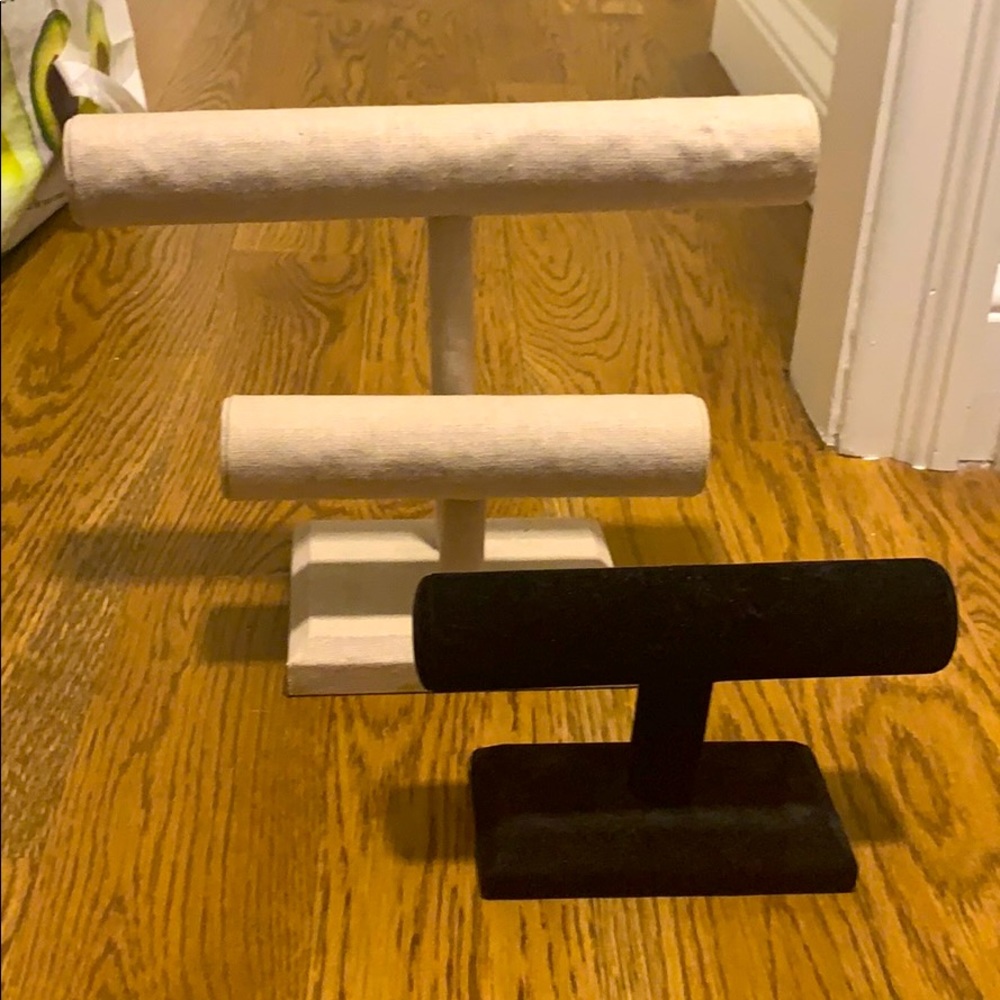 Necklace and bracelet stand